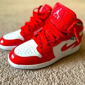Girls Jordan 1 Basketball Shoes (5Y)